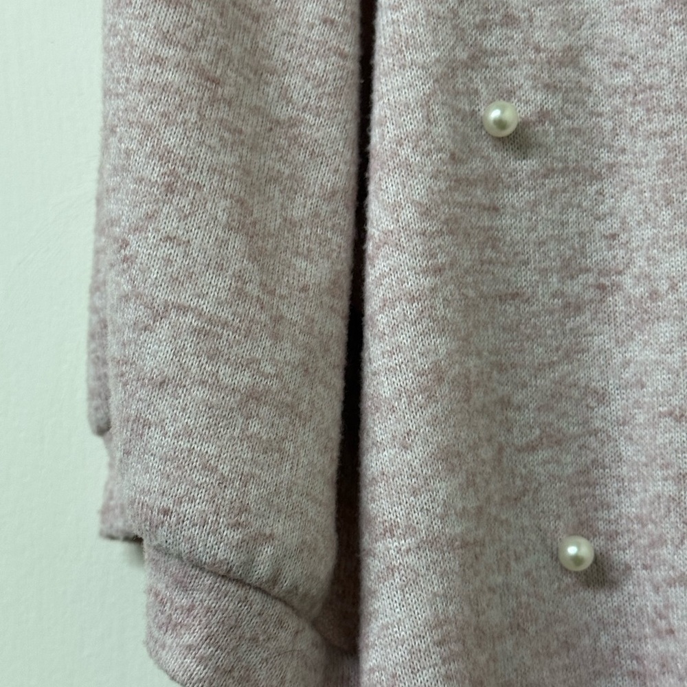 Elegant Pink Blouse with Pearl Accents - Picture 7 of 10